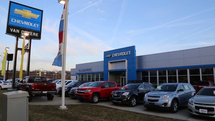 Van Devere Auto Group logo